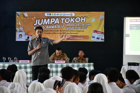 Bawaslu Blora Kenalkan Tugas Pengawas Pemilu Kepada Pelajar SMP N 1 Blora