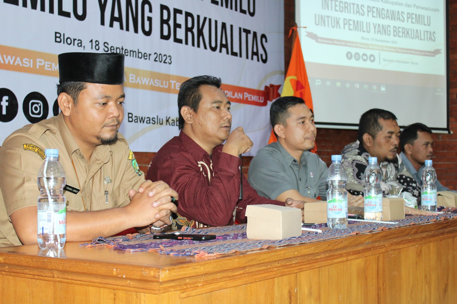 Konsolidasi Dengan Panwaslu Kecamatan, Bawaslu Blora Tekankan Integritas Pengawas