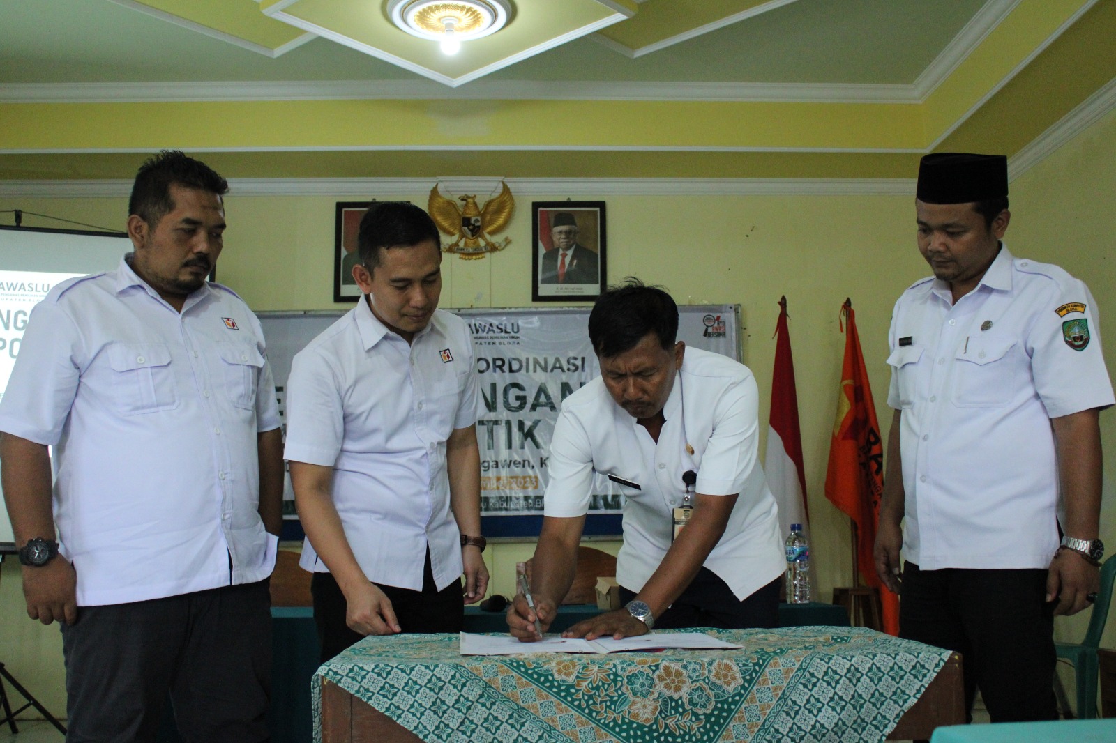 Peresmian desa Berbak menjadi Desa Anti Politik Uang. 