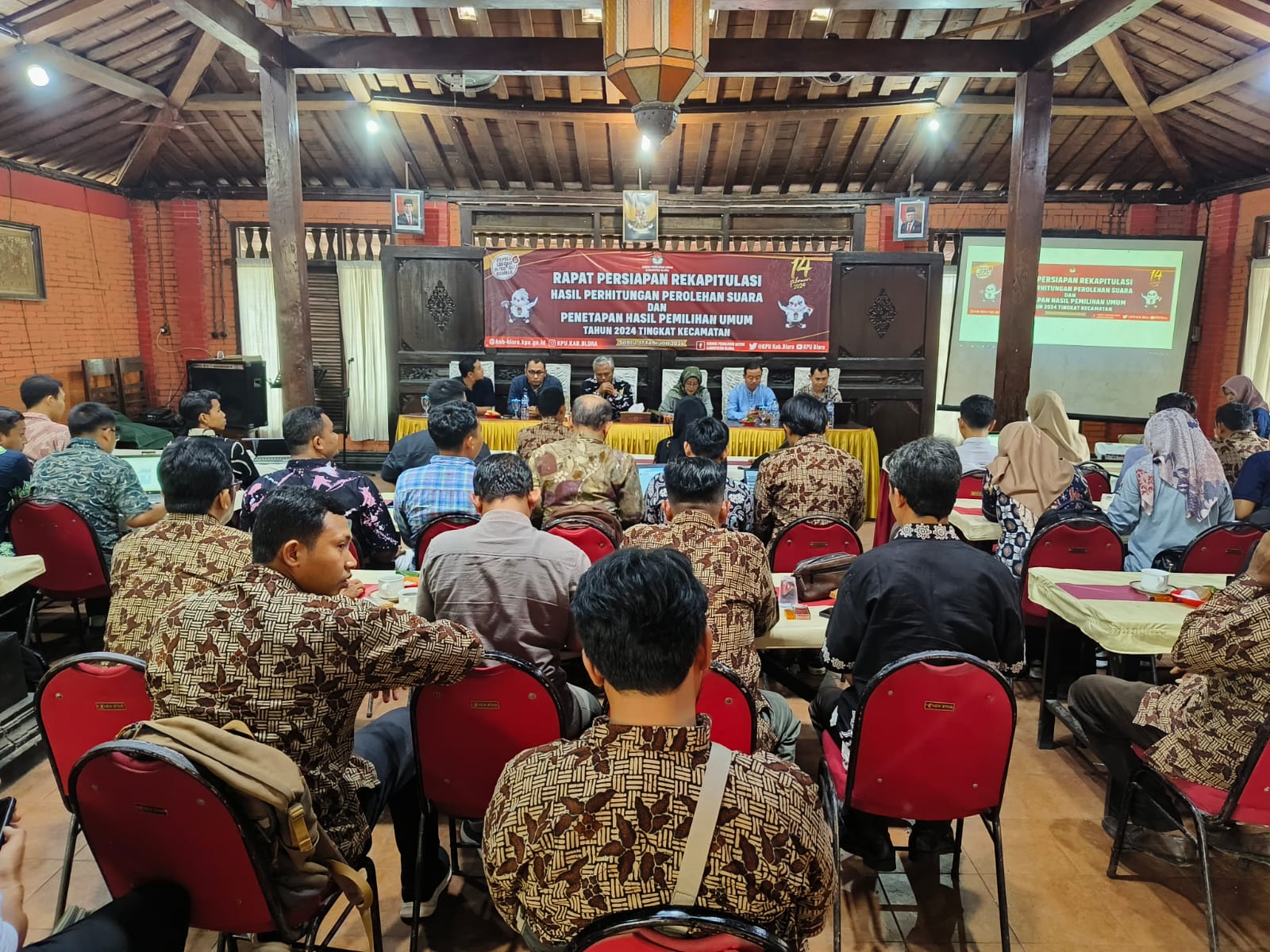 Jelang Rekapitulasi Tingkat Kecamatan, Bawaslu Blora Imbau PPK Taati Prosedur