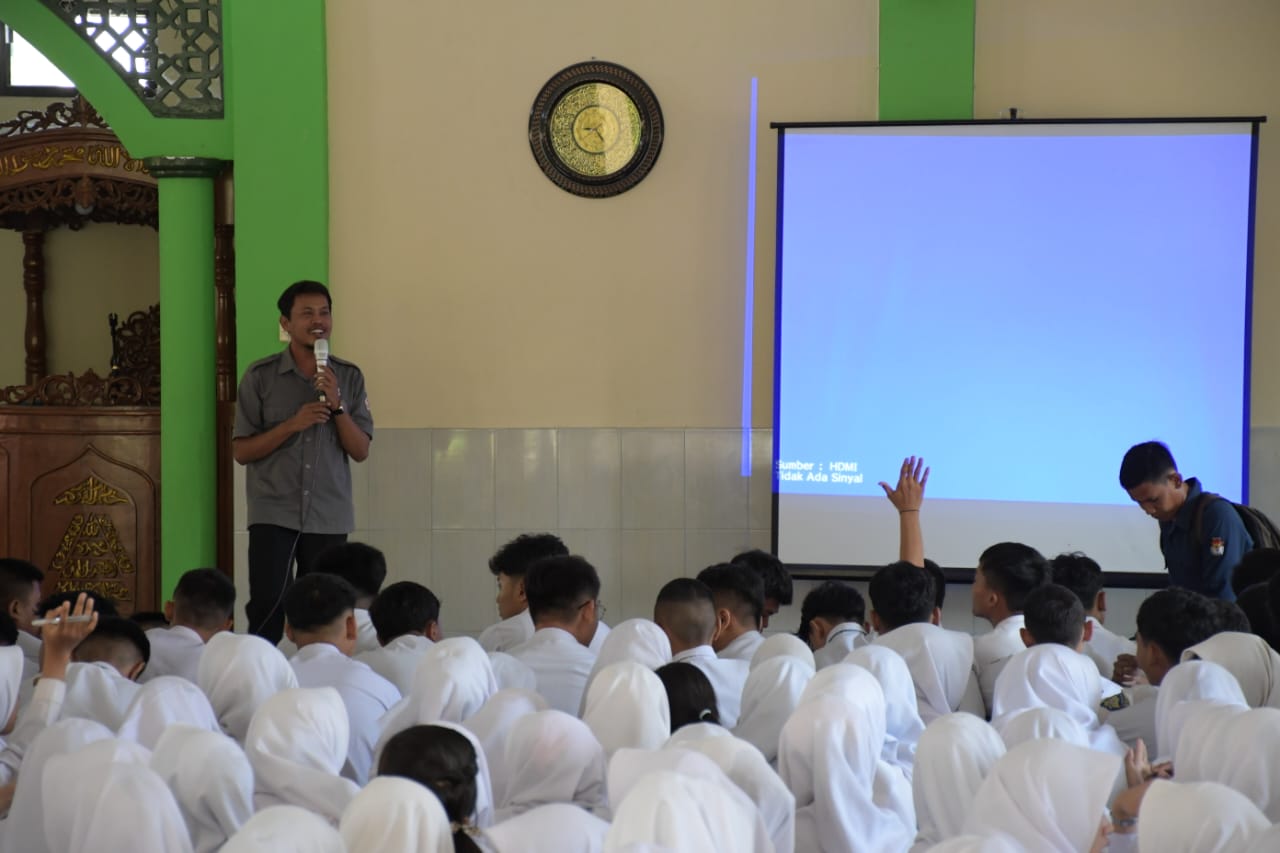 Bawaslu Ajak Pelajar SMA N 1 Tunjungan Berpartisipartisipasi Dalam Pengawasan