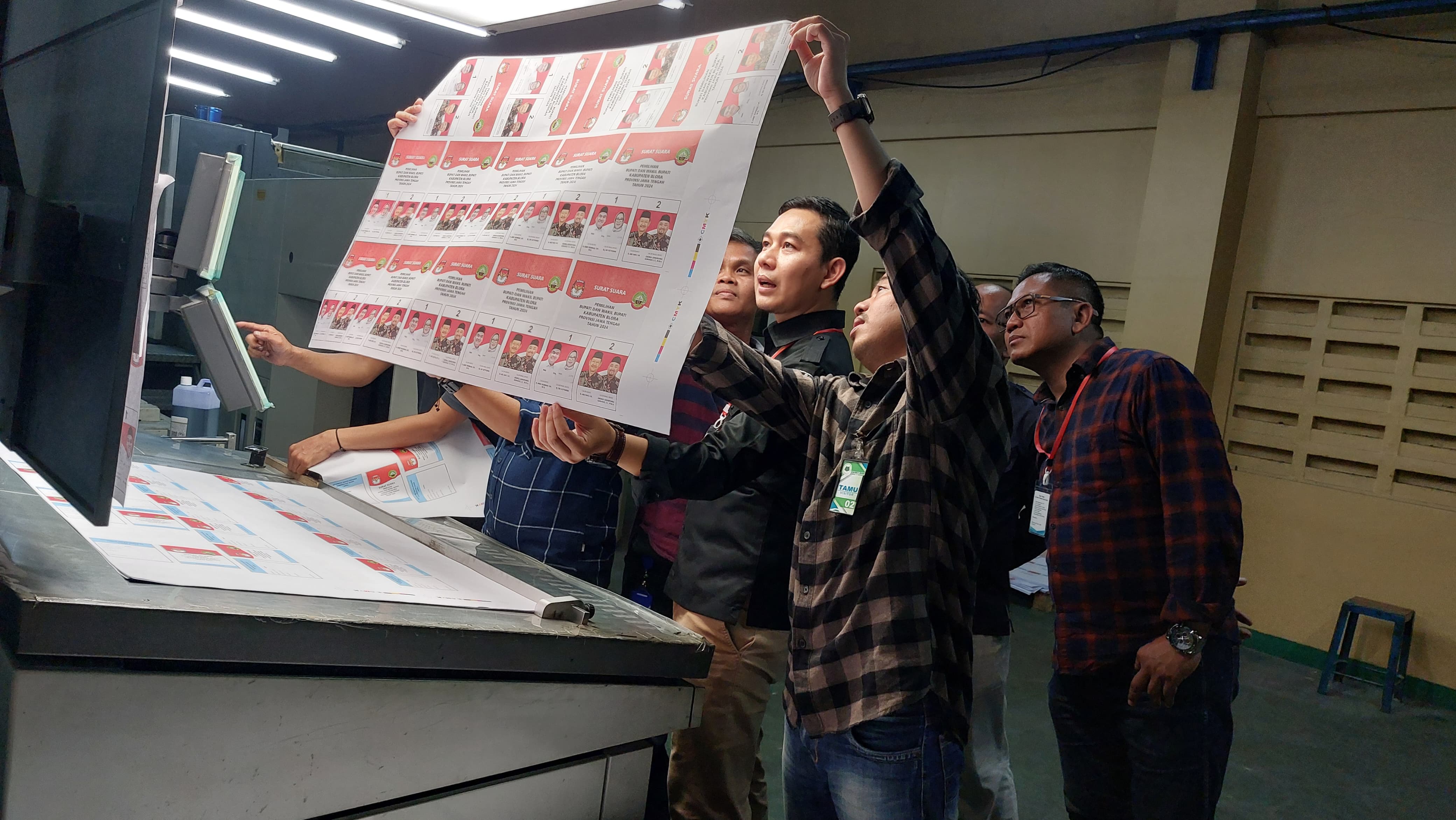 Pastikan Transparansi, Bawaslu Blora Awasi Percetakan Surat Suara