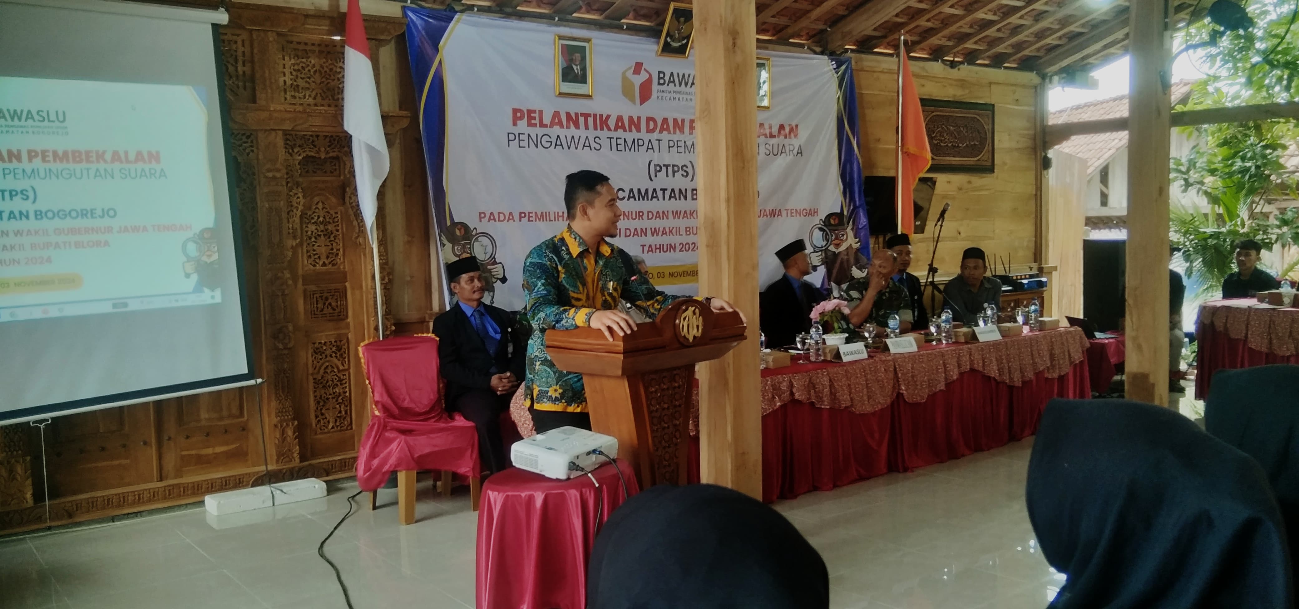 Usai Dilantik, Bawaslu Blora Bekali Pengawas TPS dengan SIM-P