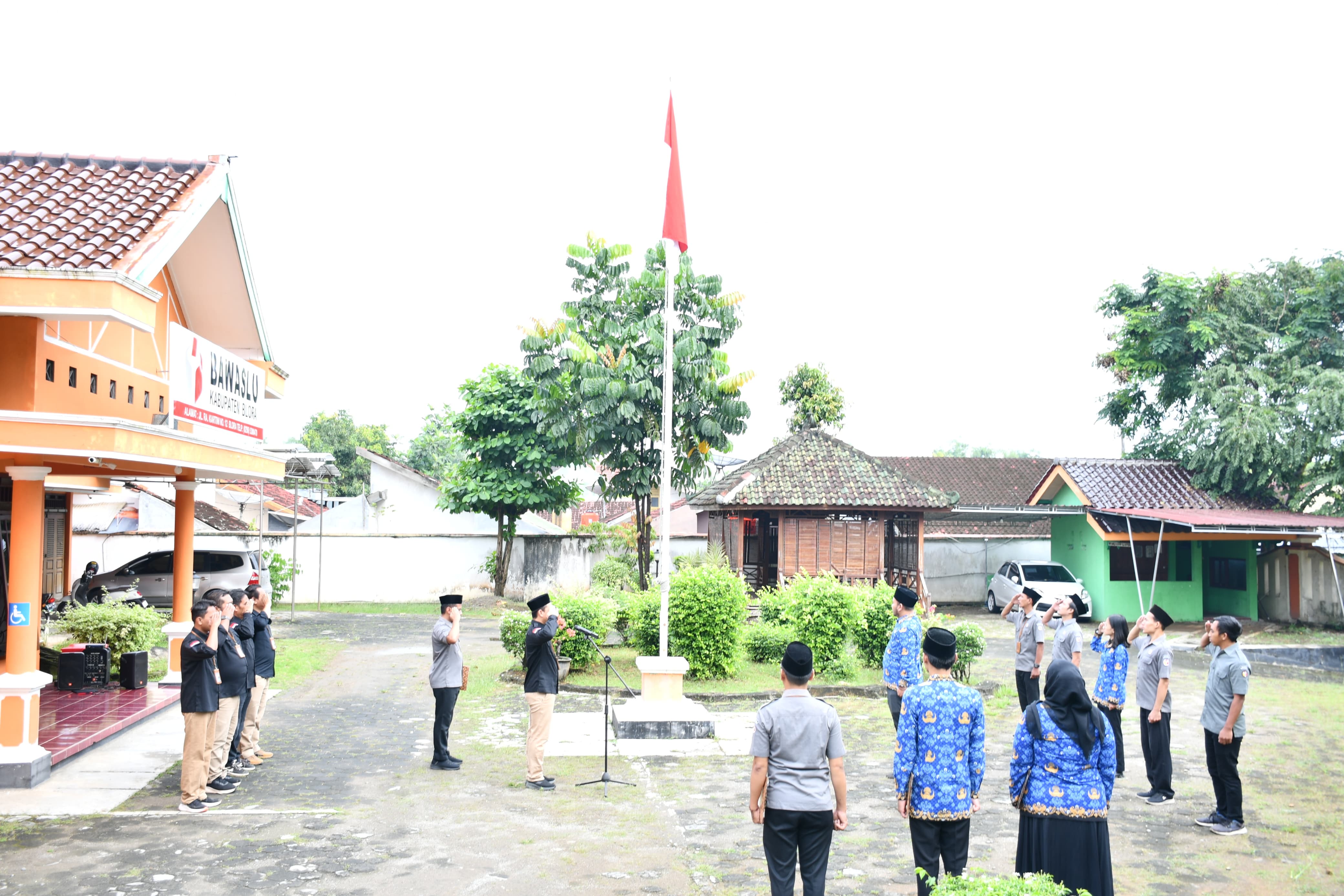 Peringati Hari Kebangkitan Nasional ke 117, Bawaslu Blora Gelar Upacara