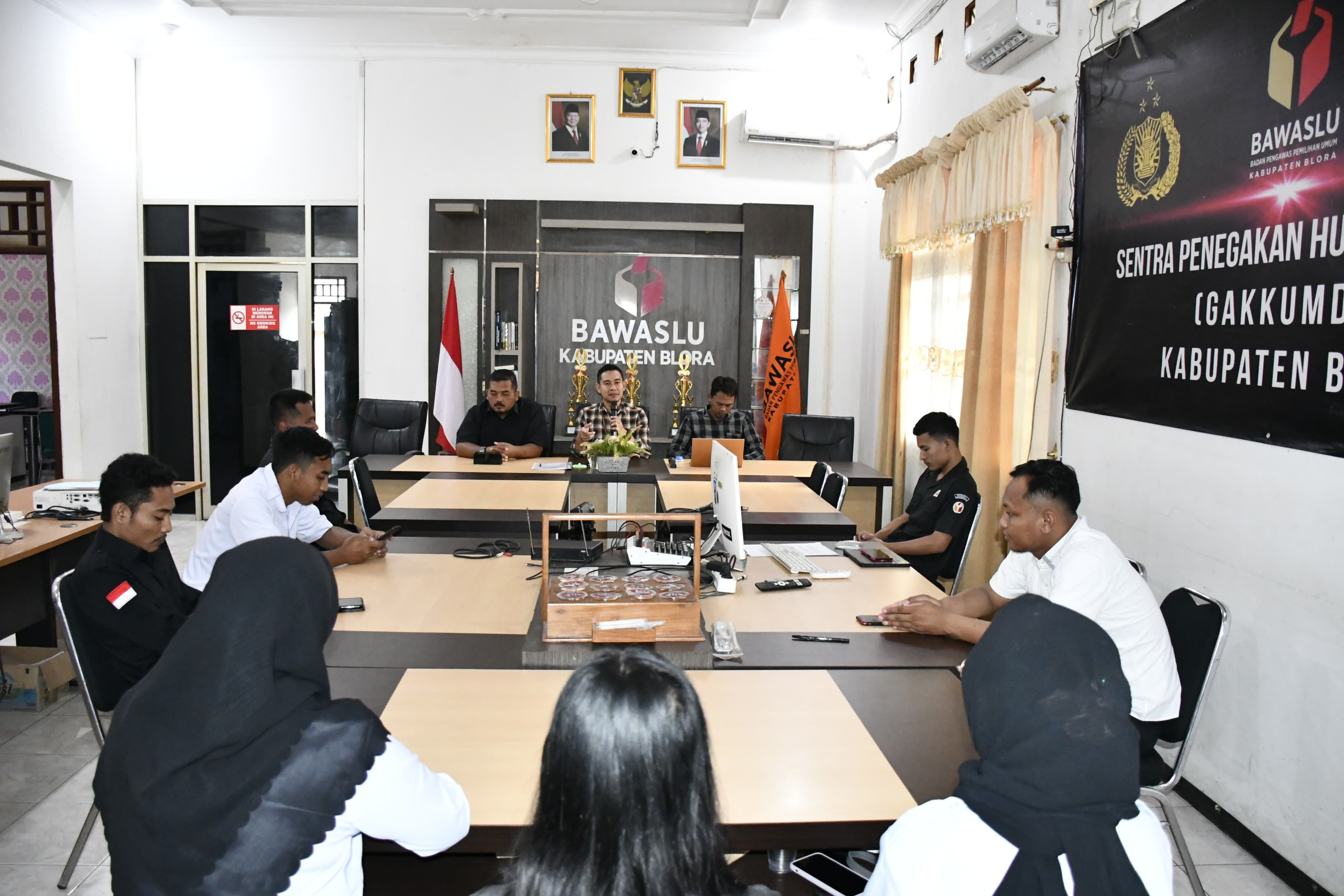 Resmi Terima 3 CPNS, Andyka: Segera Beradaptasi Dengan Ritme Kerja di Bawaslu