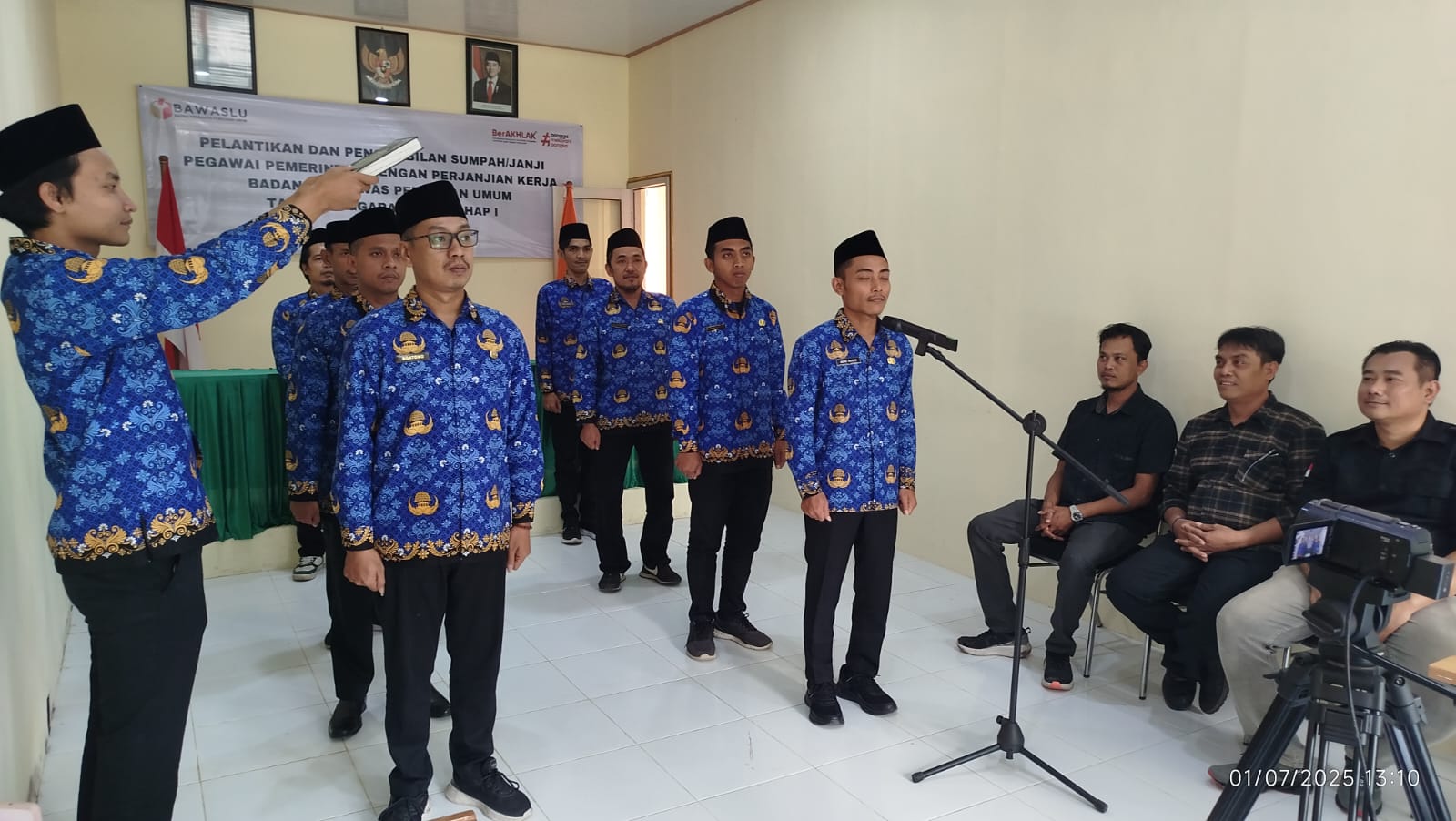 8 PPPK Sekretariat Bawaslu Blora Dilantik