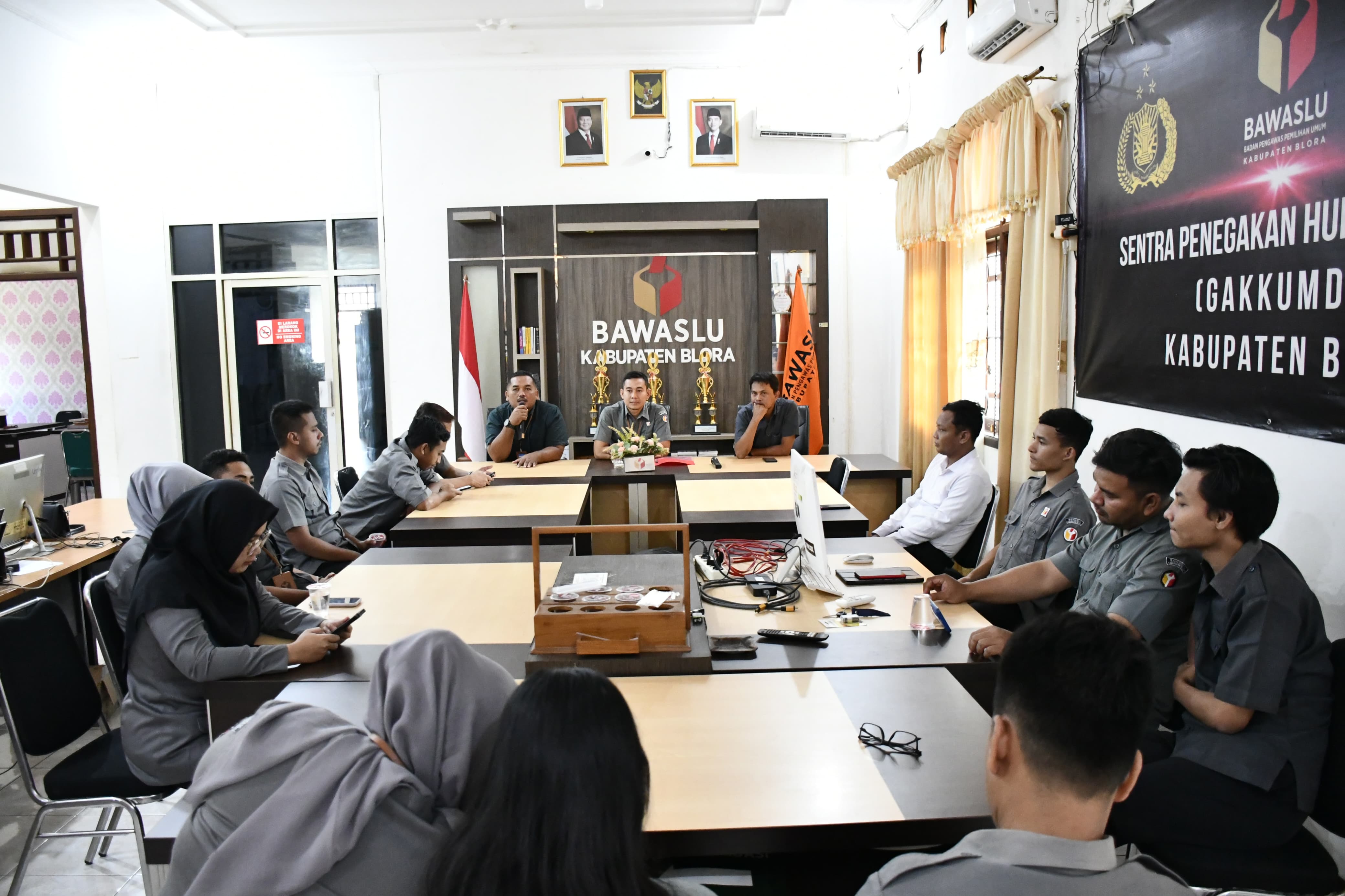 Gelar Rapat Rutin, Bawaslu Blora  Bahas Evaluasi Konten dan Penguatan Kerjasama Antar Divisi