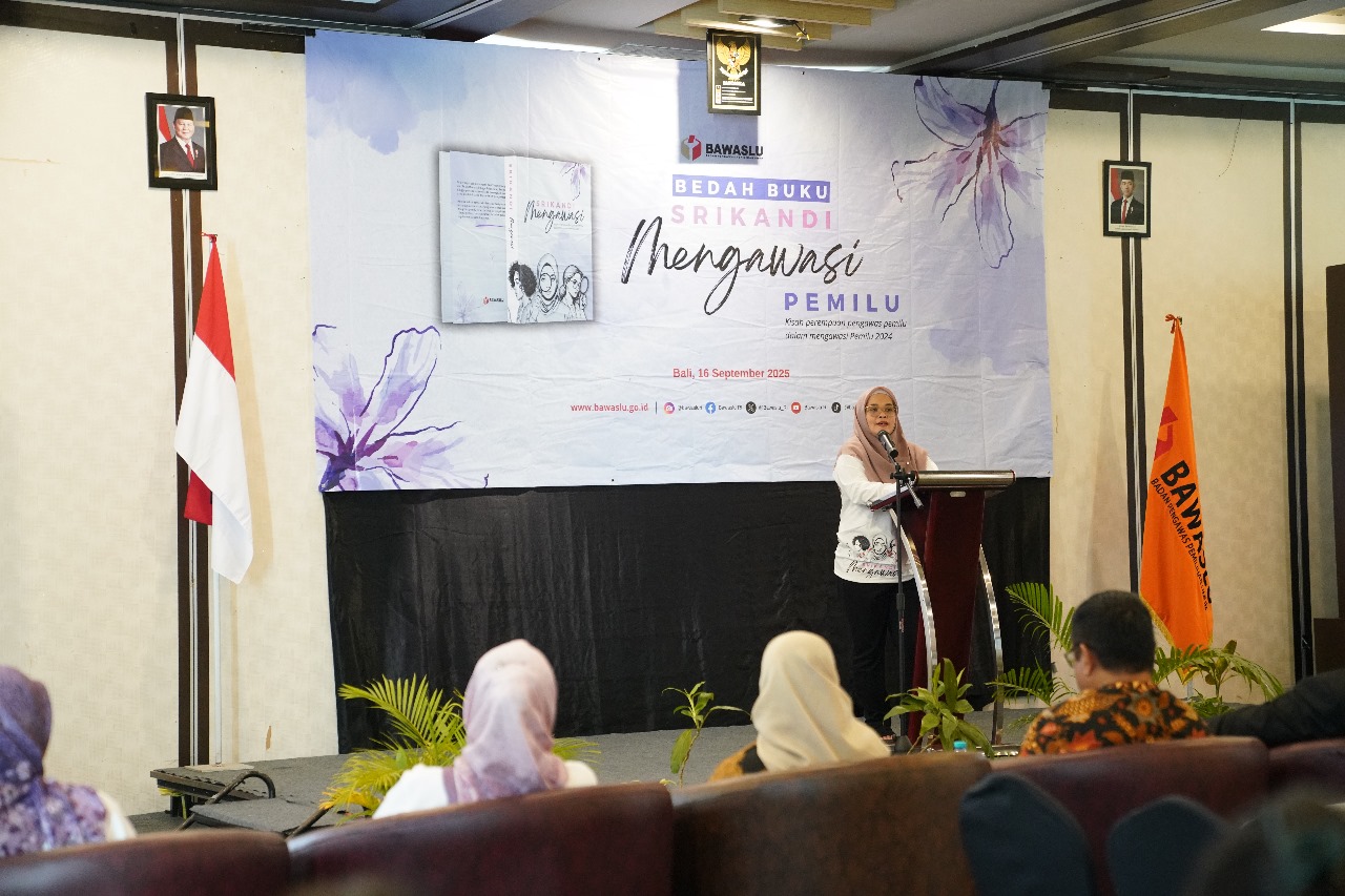 Lolly Sebut Demokrasi Tidak Boleh Lepas dari Budaya Lokal