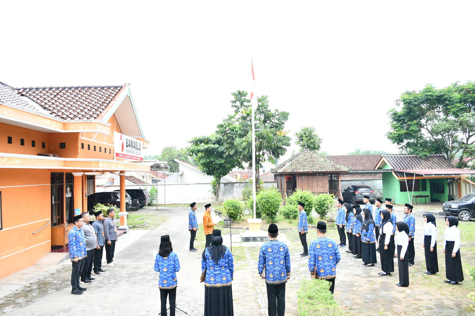 Bawaslu Blora Gelar Upacara Peringatan Hari Pahlawan