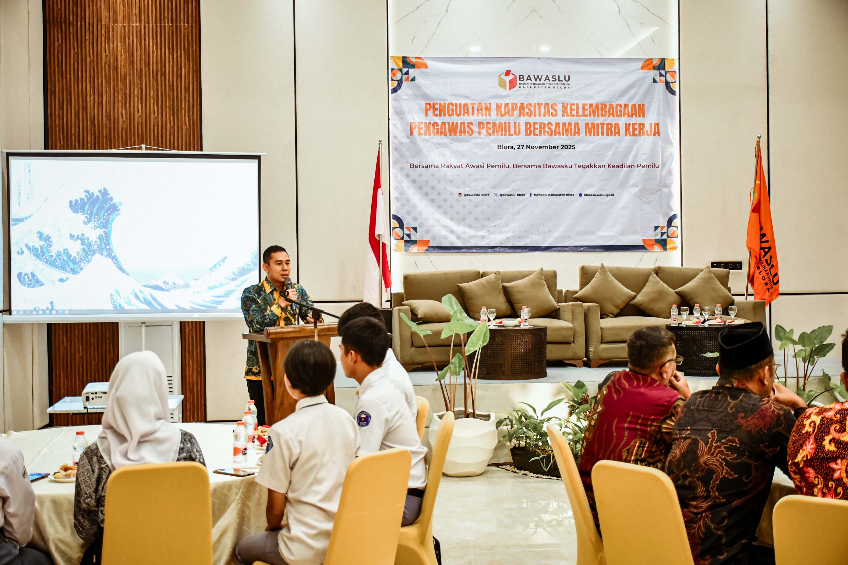 Bawaslu Blora Kembali Gelar Rapat Penguatan Kapasitas Kelembagaan Bersama Mitra Kerja