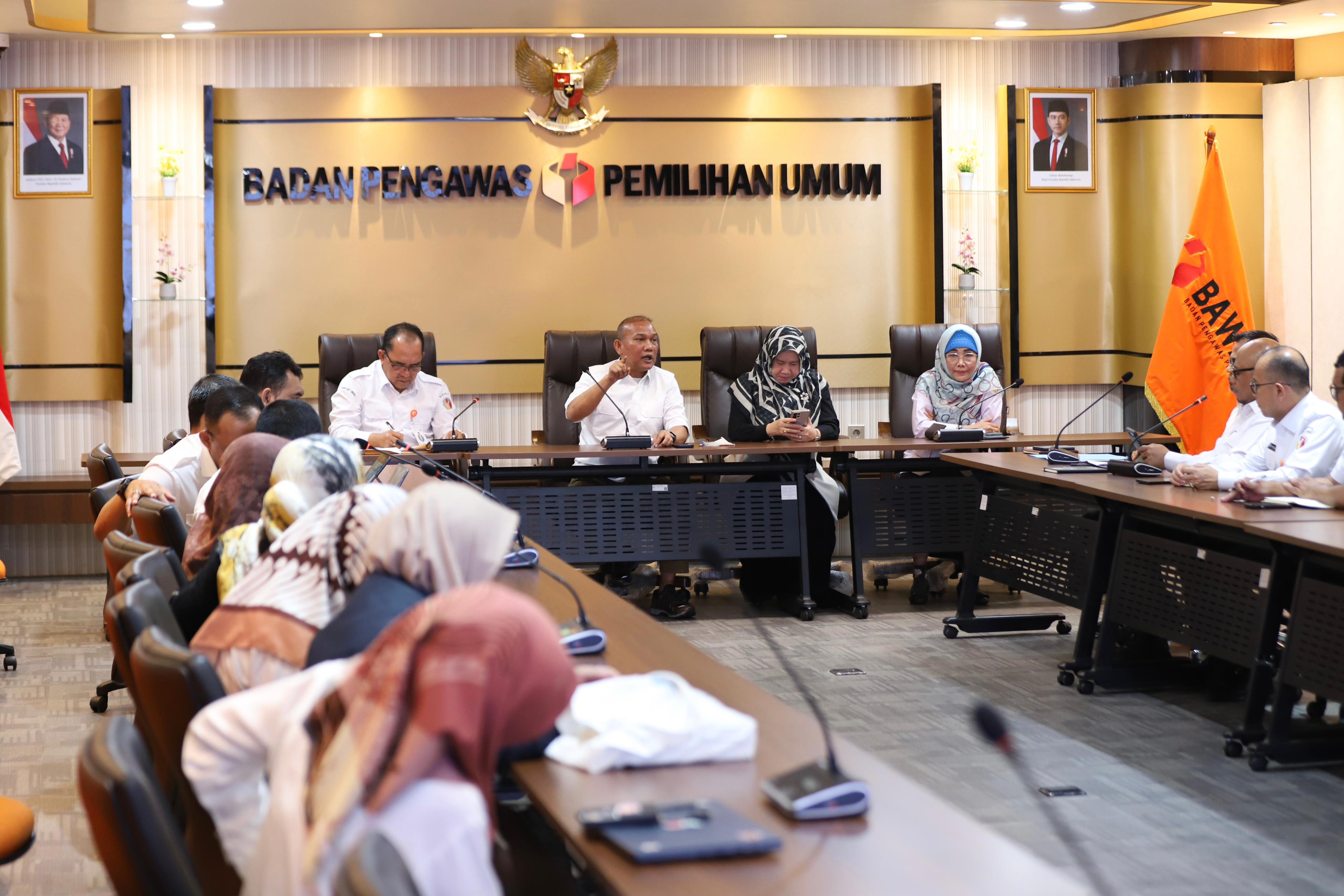 Sekjen Bawaslu Pimpin Rapat Pemaparan Program dan Anggaran Arah Kebijakan 2026