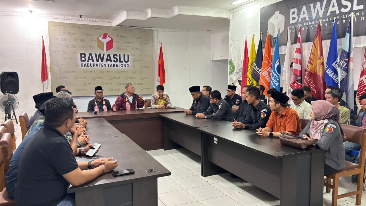 Totok Ingatkan Pentingnya Konsolidasi Demokrasi Sebagai Penguat Peran dan Fungsi Bawaslu