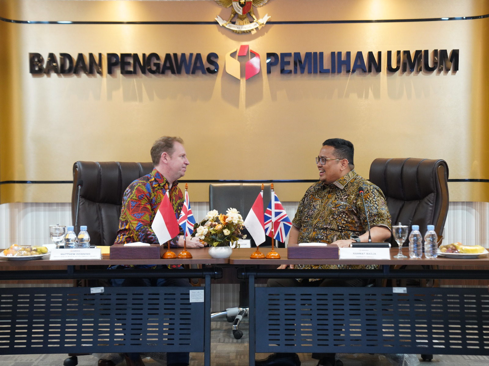 Bawaslu dan CIMD Inggris Bahas Penanganan Disinformasi Digital dalam Pemilu