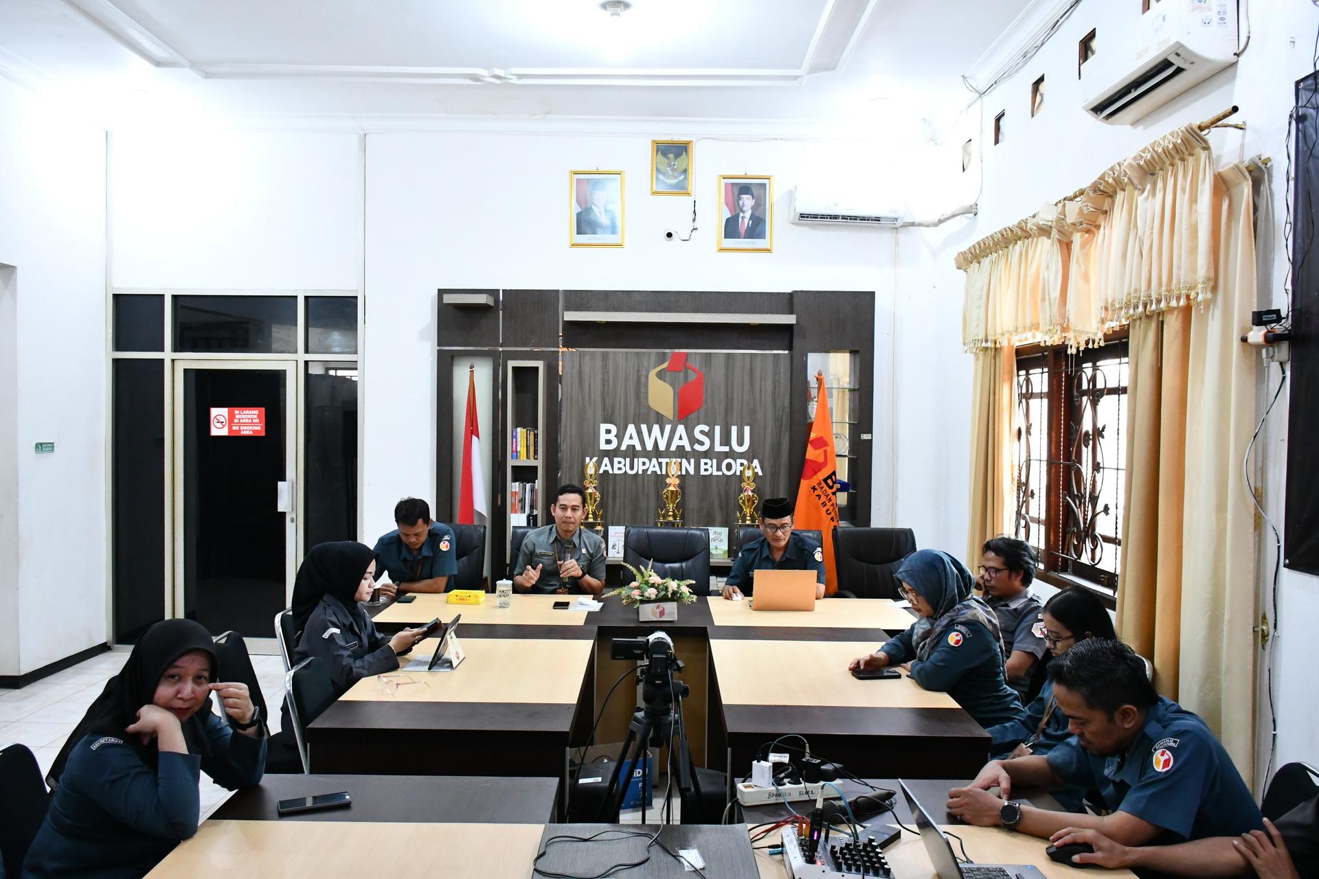 Bawaslu Blora Ikuti Tahap III Monev Keterbukaan Informasi Publik 2026