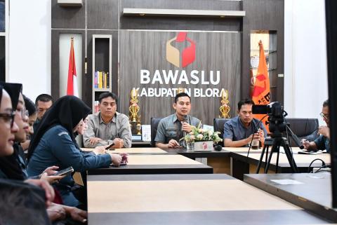  Bawaslu Blora Lakukan Persiapan Pengisian SAQ Monev KIP