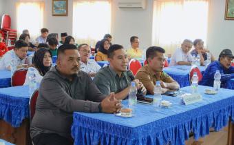 Ketua Bawaslu Blora, Andyka Fuad Ibrahim saat mengikuti rapat sosialisasi pendaftaran calon yang digelar oleh KPU Blora