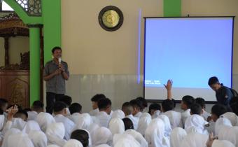 Bawaslu Ajak Pelajar SMA N 1 Tunjungan Berpartisipartisipasi Dalam Pengawasan