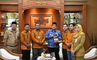 Bawaslu Blora Sampaikan Laporan Pengawasan serta Penggunaan Dana Hibah Pemilihan Serentak 2024 ke Pemda