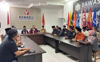 Totok Ingatkan Pentingnya Konsolidasi Demokrasi Sebagai Penguat Peran dan Fungsi Bawaslu
