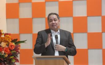 Bedah Buku di UNSRAT, Herwyn Kupas Konsep Pengawasan Berbasis Manajemen