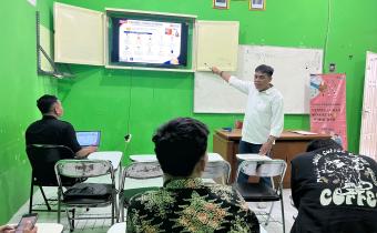 Pertemuan ke-6 Kelas Demokrasi, Bawaslu Blora Bekali Pemahaman Mediasi dan Adjudikasi Sengketa Proses Pemilu