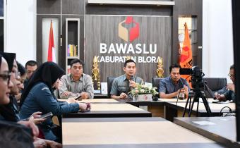  Bawaslu Blora Lakukan Persiapan Pengisian SAQ Monev KIP